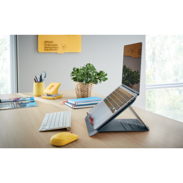 Mer Komfort och Effektivare Arbetsdag med Våra Laptopställ